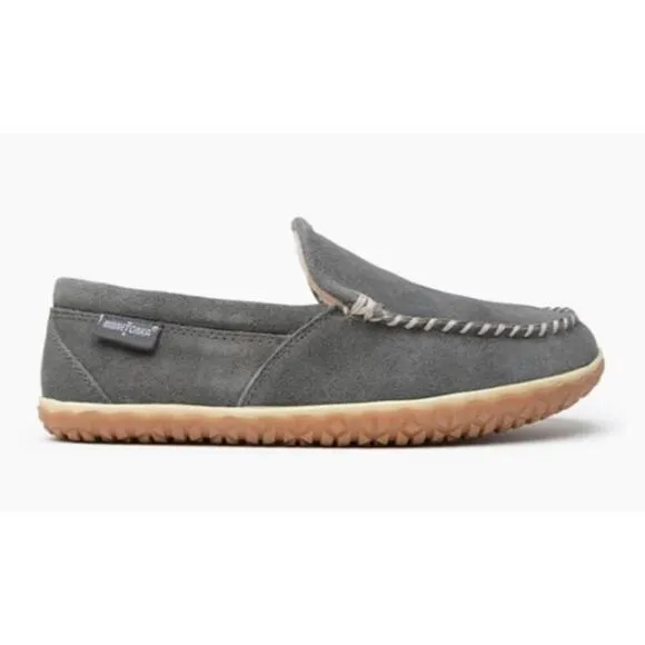 Minnetonka Tilden Moccasin Slippers Gray Non Slip Sole Comfort Men's Size 10