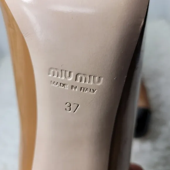 Miu Miu Bottie Women's Shoes Size 6.5 Beige Patent Leather Black Cap Toe Zipper