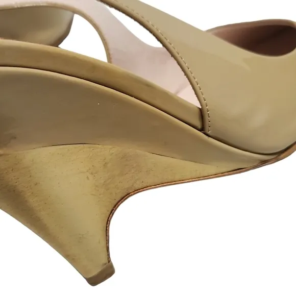 Miu Miu Tan Patent Leather   Gold Abstract Futuristic Sling Back Heels Size 39