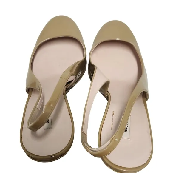 Miu Miu Tan Patent Leather   Gold Abstract Futuristic Sling Back Heels Size 39