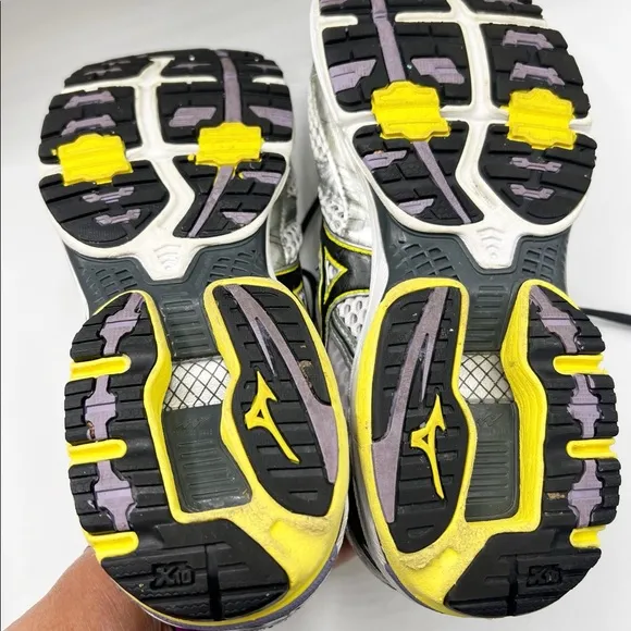 Mizuno WOMEN'S WAVE RIDER 15 Running Shoes, White/Silver/Yellow/Black Size 10