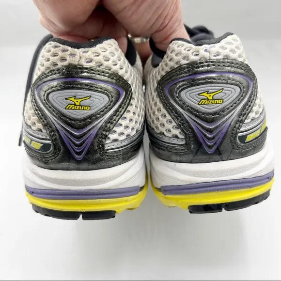Mizuno WOMEN'S WAVE RIDER 15 Running Shoes, White/Silver/Yellow/Black Size 10