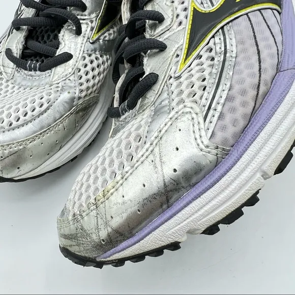 Mizuno WOMEN'S WAVE RIDER 15 Running Shoes, White/Silver/Yellow/Black Size 10