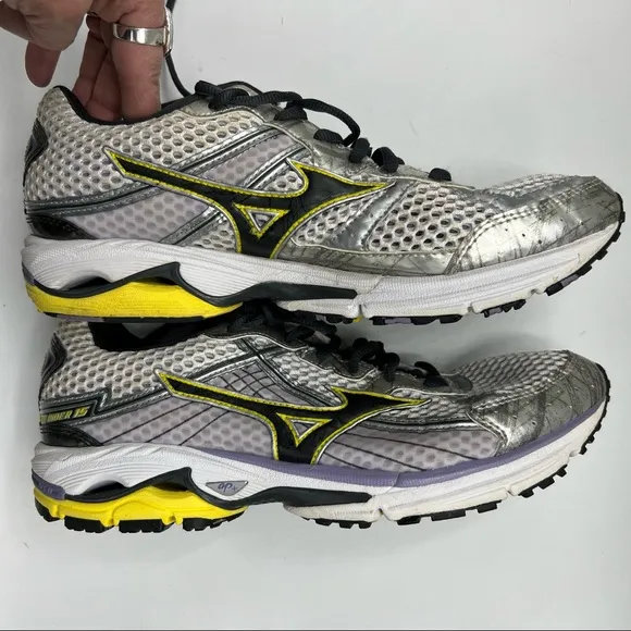 Mizuno WOMEN'S WAVE RIDER 15 Running Shoes, White/Silver/Yellow/Black Size 10