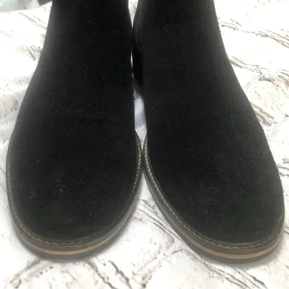 Modern Fiction Black Suede Boots Pull On Stretch Panels with Pull Straps sz 10.5