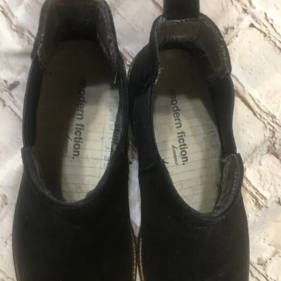 Modern Fiction Black Suede Boots Pull On Stretch Panels with Pull Straps sz 10.5