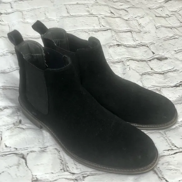 Modern Fiction Black Suede Boots Pull On Stretch Panels with Pull Straps sz 10.5