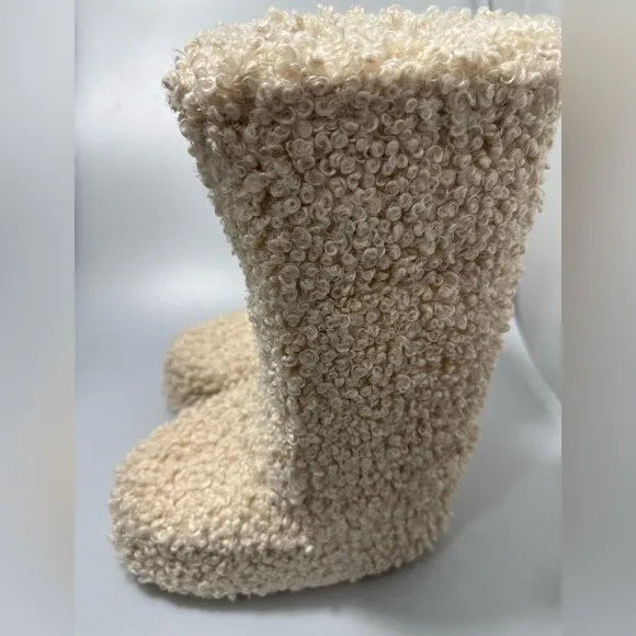 Moon Boot Icon Faux Curly Cream Boots Women’s Size EU 39-41/US 8-9.5