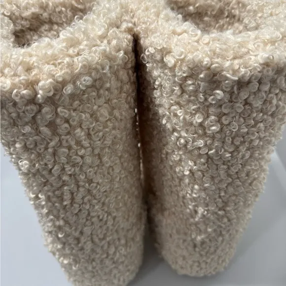 Moon Boot Icon Faux Curly Cream Boots Women’s Size EU 39-41/US 8-9.5