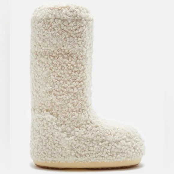Moon Boot Icon Faux Curly Cream Boots Women’s Size EU 39-41/US 8-9.5
