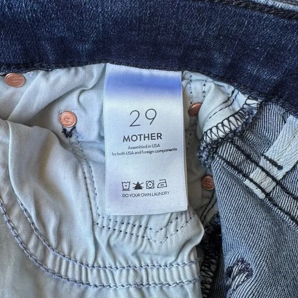 MOTHER Weekender Fray Mint Condition Flared Jeans Size 29