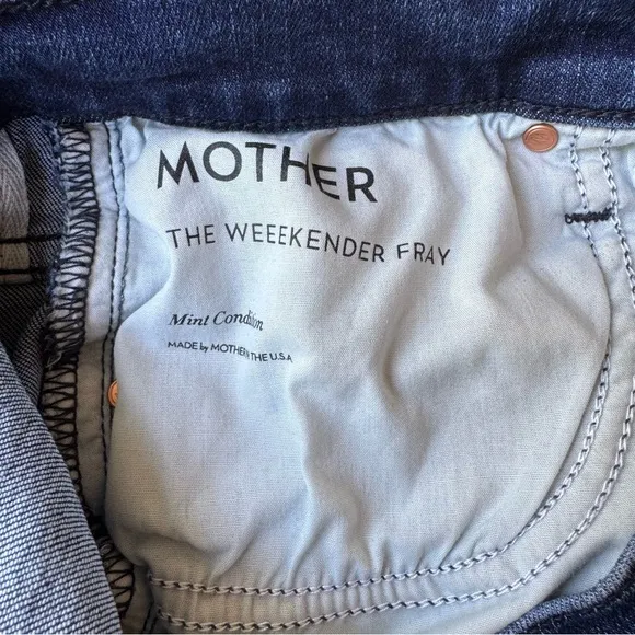 MOTHER Weekender Fray Mint Condition Flared Jeans Size 29