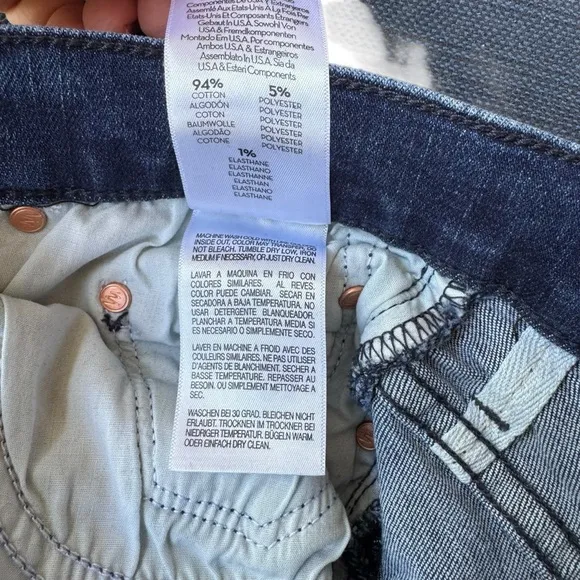 MOTHER Weekender Fray Mint Condition Flared Jeans Size 29