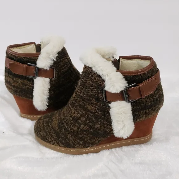 MUK LUKS Women's AnneMarie  Wedge Boots Sz:10 Brown Marl