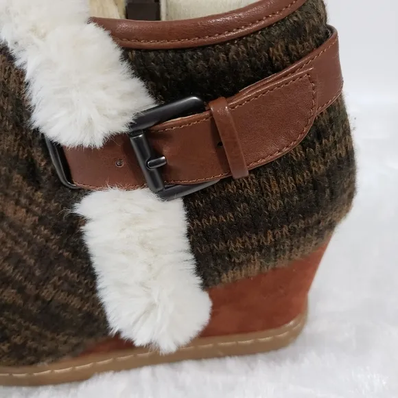 MUK LUKS Women's AnneMarie  Wedge Boots Sz:10 Brown Marl
