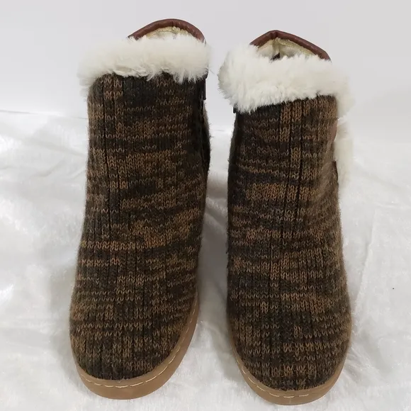 MUK LUKS Women's AnneMarie  Wedge Boots Sz:10 Brown Marl