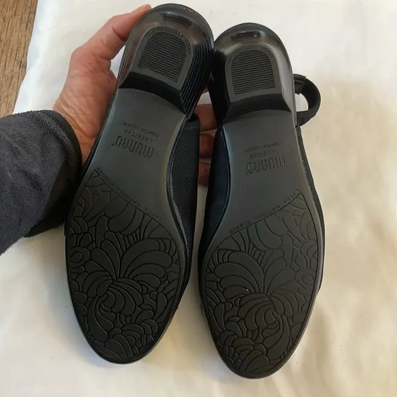 MUNRO LIGHTWEIGHT WOMENS SLINGBACK SHOES.   BEAUTIFULLY PADDED.   NEW IN BOX