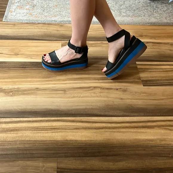 Naked Feet Shoes Altezza Platform Sandal Size 7.5 Blue‎ Black