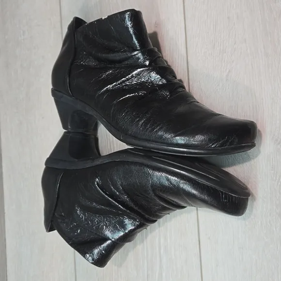 Naot Women Advance Glossy Ankle Leather Heels Boots shoes sz 40/9