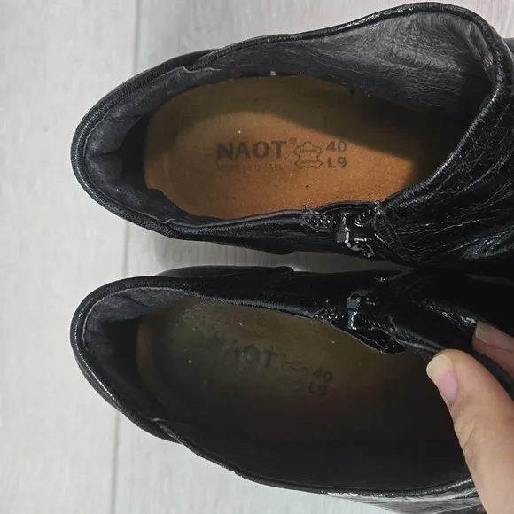 Naot Women Advance Glossy Ankle Leather Heels Boots shoes sz 40/9