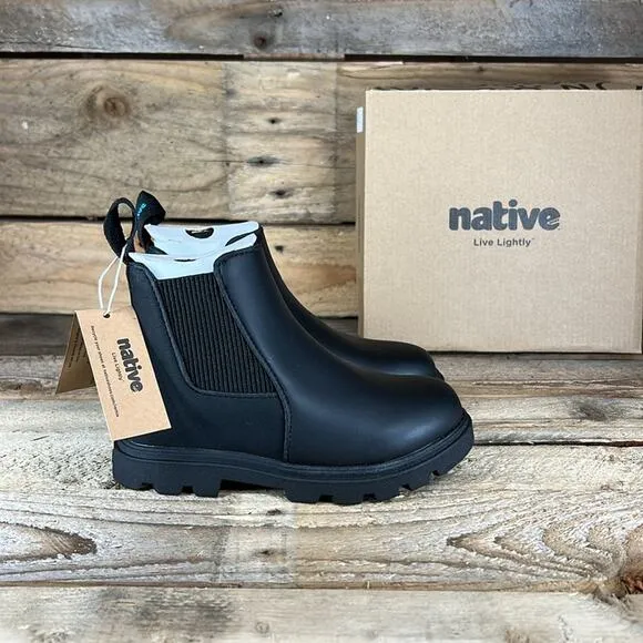 Native Kensington Treklite - Jiffy Black - Water Resistant - C10 - New in box