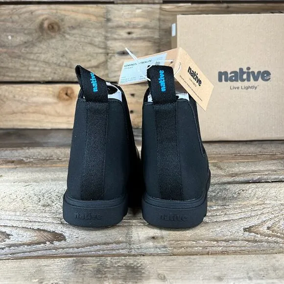 Native Kensington Treklite - Jiffy Black - Water Resistant - C10 - New in box