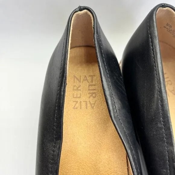 Naturalizer Desi Loafer  Size 9W in Black Chunky Black Heel Gold Chain Trim