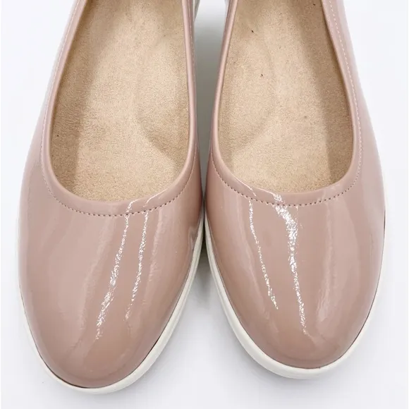 Naturalizer Sam Slip On Wedge Pumps Comfort Shoes Size 11W Nude Faux Leather