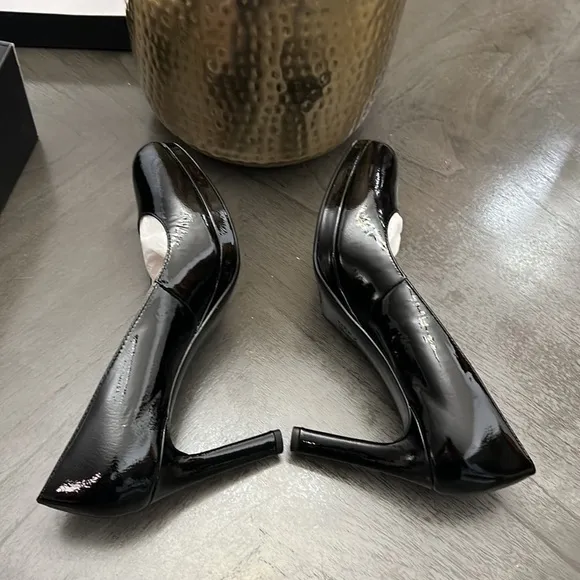 Naturalizer TERESA Almond Toe Pumps