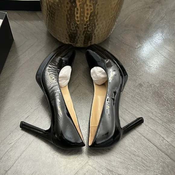 Naturalizer TERESA Almond Toe Pumps