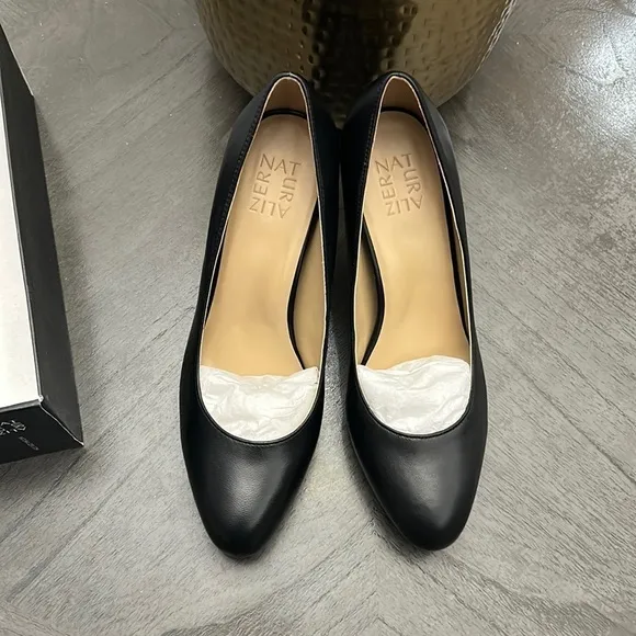 Naturalizer TERESA Pumps (NARROW)