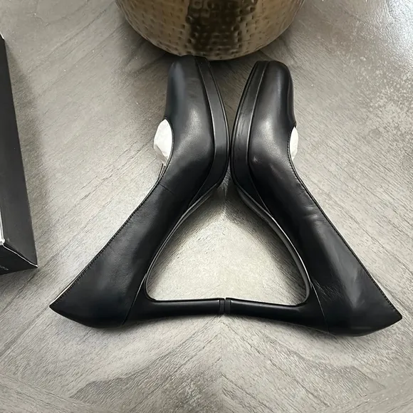 Naturalizer TERESA Pumps (NARROW)