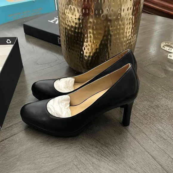 Naturalizer TERESA Pumps (NARROW)