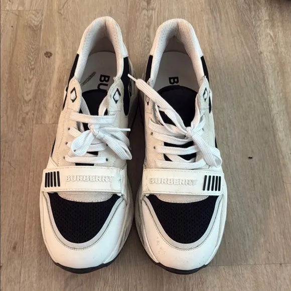 Nearly New Burberry White and Black Retro Sneakers