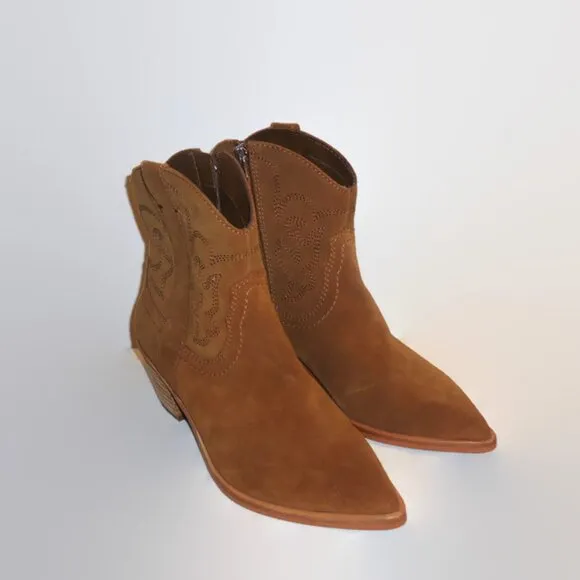 New! $248.00 Dolce Vita Suede Chestnut Color Western Boots/Cowboy boots, Sz.6.