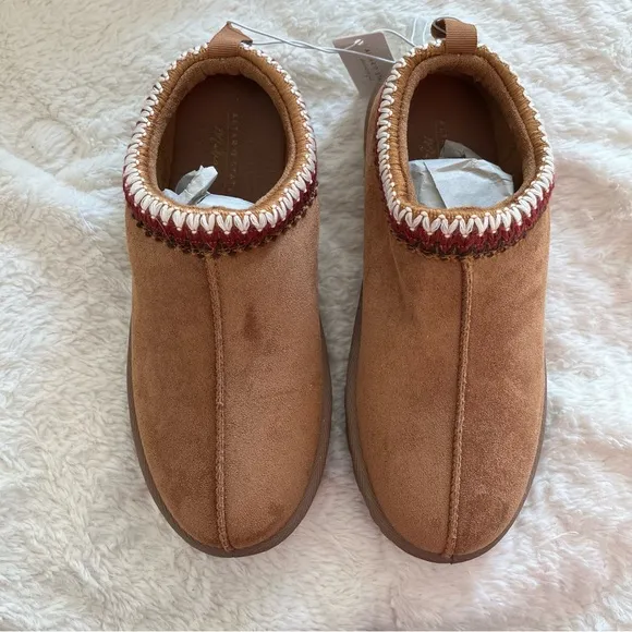 NEW Altar’d State Zurich Slippers Size 7 NWT