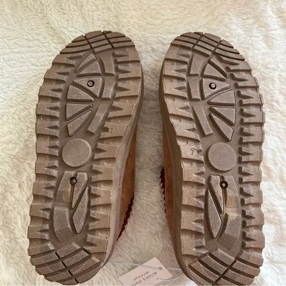 NEW Altar’d State Zurich Slippers Size 7 NWT