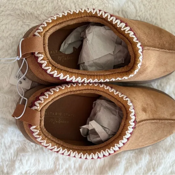 NEW Altar’d State Zurich Slippers Size 7 NWT