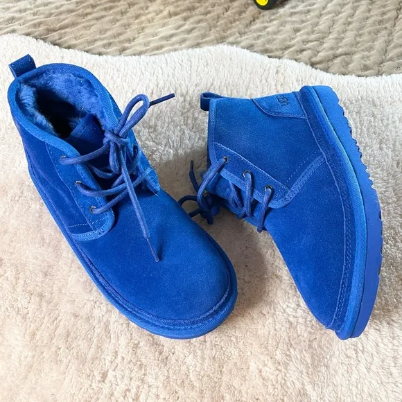 New authentic UGG Kids Neumel 2 waterproof blue lace up boots size 4 unisex