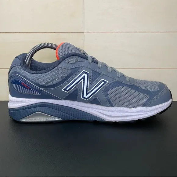 New Balance 1540 V3 Grey White Women's Size 9.5 Walking Shoes Sneaker B W1540GD3