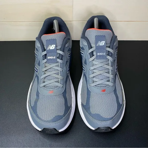 New Balance 1540 V3 Grey White Women's Size 9.5 Walking Shoes Sneaker B W1540GD3