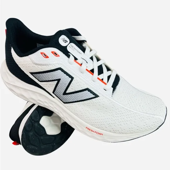 New Balance Fresh Foam Arishi V4 Running Shoes White/Black/Red Mens Sz 11