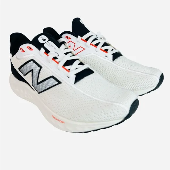 New Balance Fresh Foam Arishi V4 Running Shoes White/Black/Red Mens Sz 11