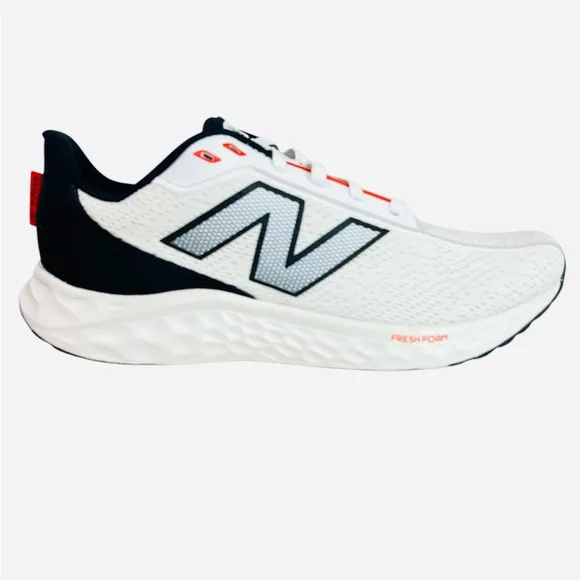 New Balance Fresh Foam Arishi V4 Running Shoes White/Black/Red Mens Sz 11