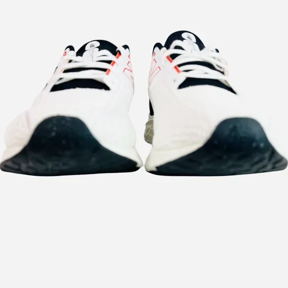 New Balance Fresh Foam Arishi V4 Running Shoes White/Black/Red Mens Sz 11