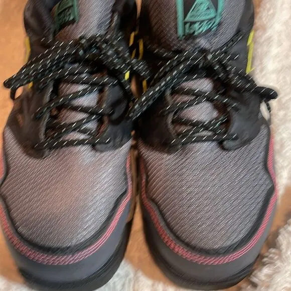 New Balance Women’s 589V1, Gray Composite Toe Shoes, Size 10.5 M