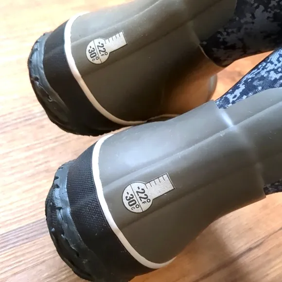 New, Bogs Boots