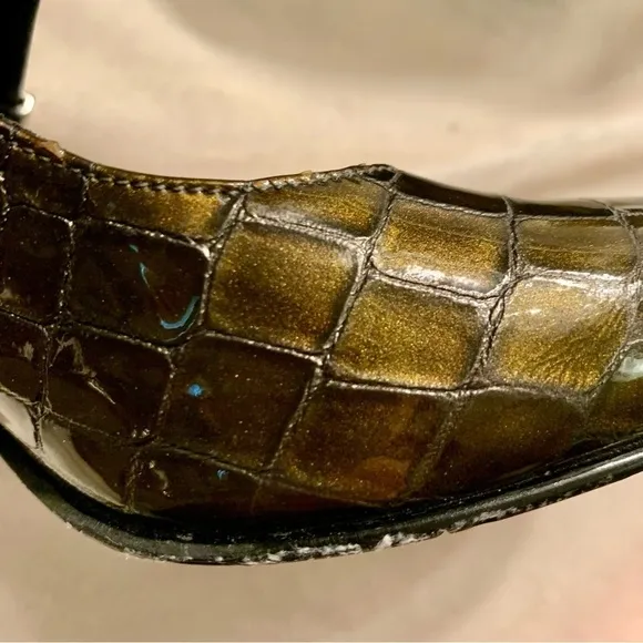 NEW Brighton Beau Mules Sz 7.5 Italy Patent Leather Olive Bronze Crocodile
