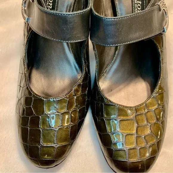 NEW Brighton Beau Mules Sz 7.5 Italy Patent Leather Olive Bronze Crocodile