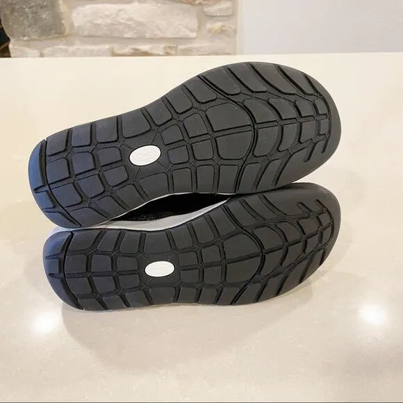 NEW Chaco Torrent Pro Hiking Water Shoes Black Women 7